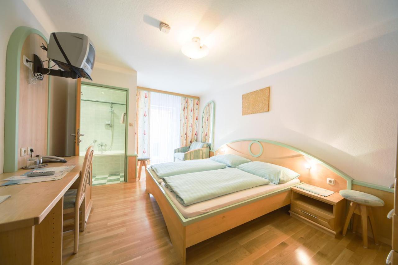 Hotel Zum Kirchenwirt Mariazell Habitación foto